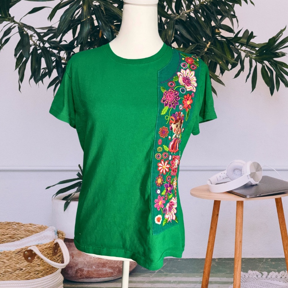 Vintage Embroidered Boho Top - Picture 2 of 3